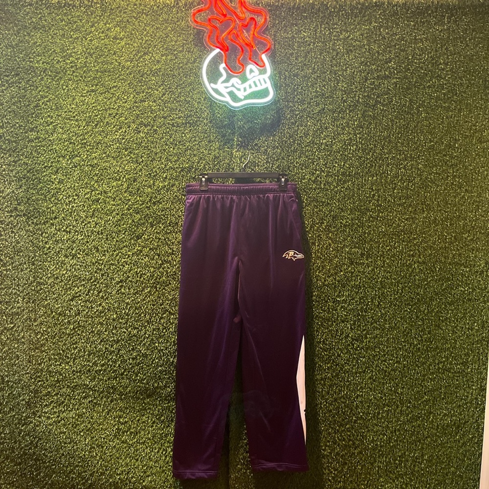 NFL OFFICIAL RAVENS TEAM SWEATPANTS
Size YOUTH L-Fit True to Size
9/10 Condition